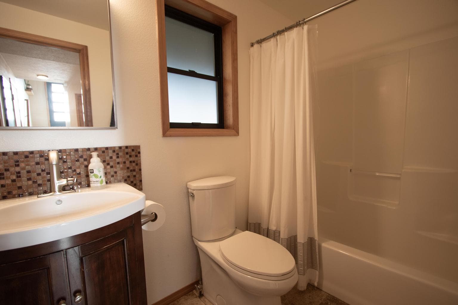 Photo of 1385 NE Williamson Boulevard 32 of 37