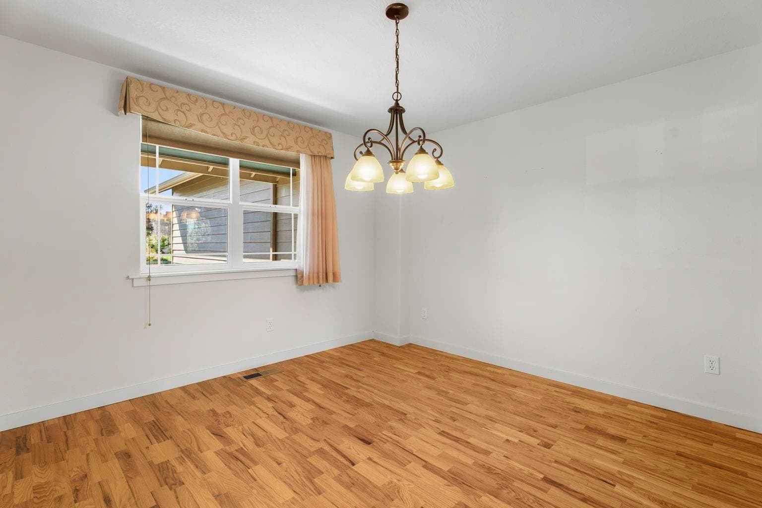 Photo of 2926 NW 19th Street 8 of 40