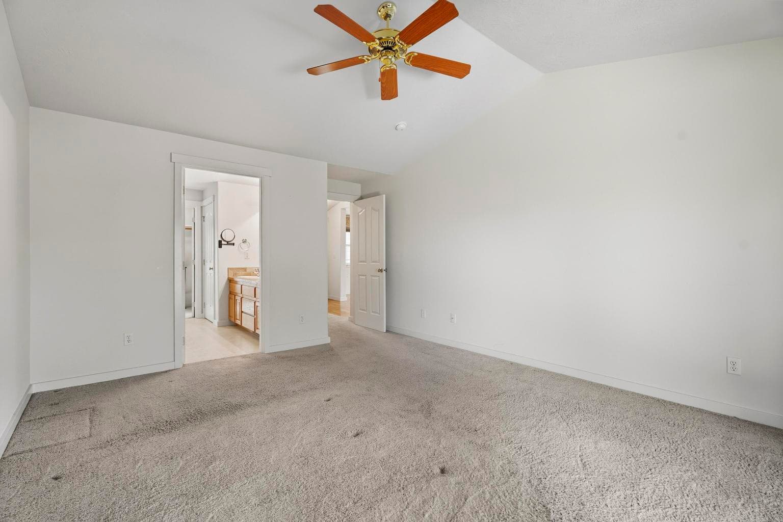 Photo of 2926 NW 19th Street 19 of 40