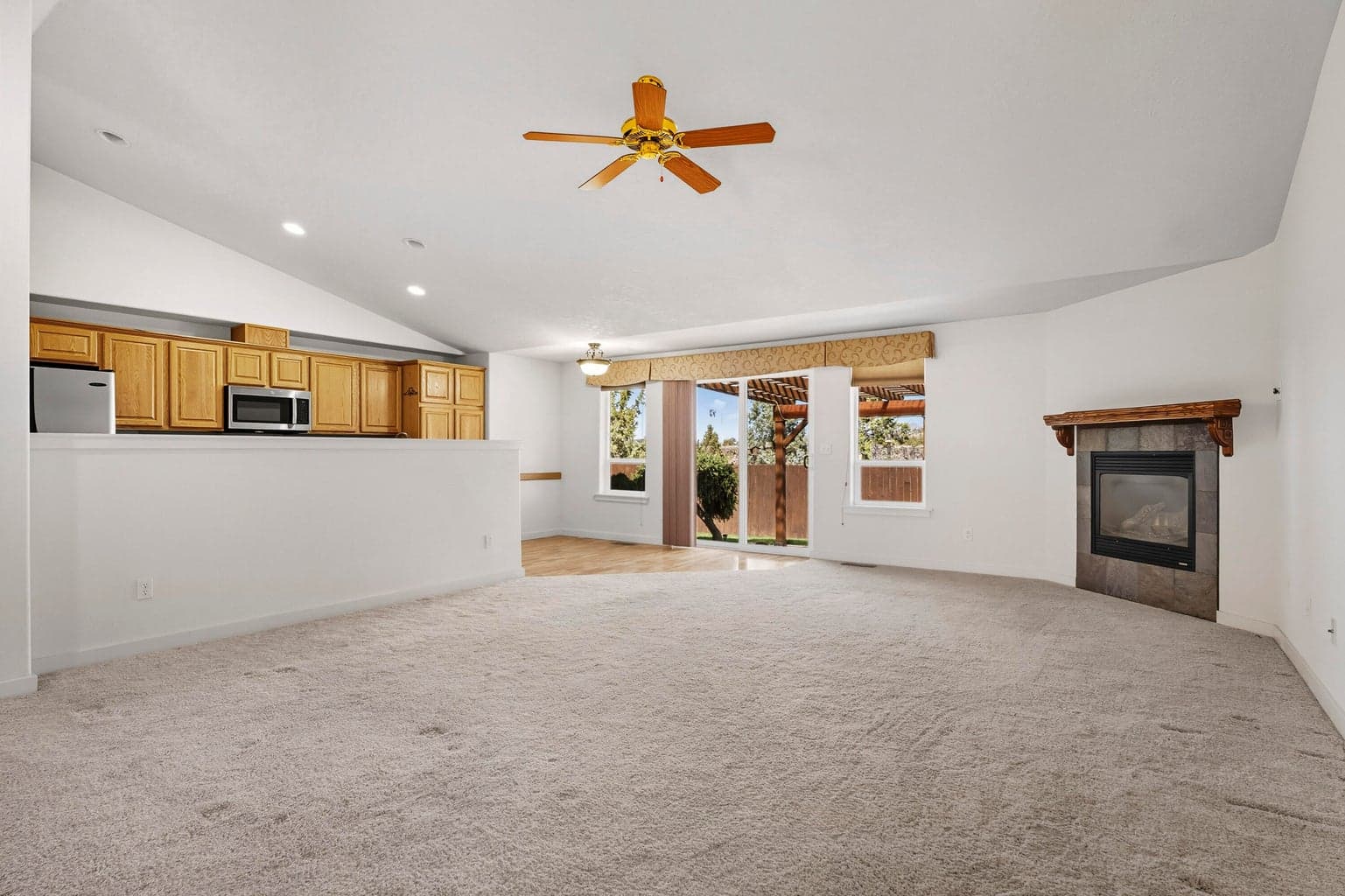Photo of 2926 NW 19th Street 10 of 40