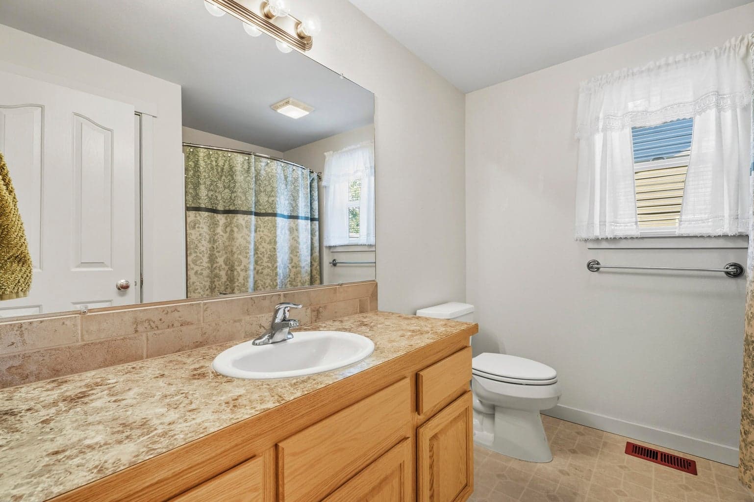 Photo of 2926 NW 19th Street 23 of 40