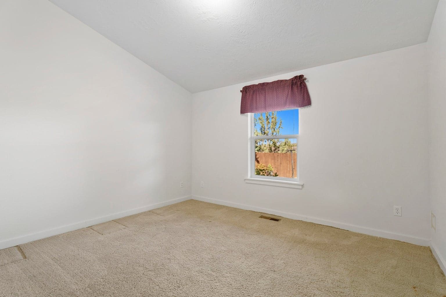 Photo of 2926 NW 19th Street 24 of 40