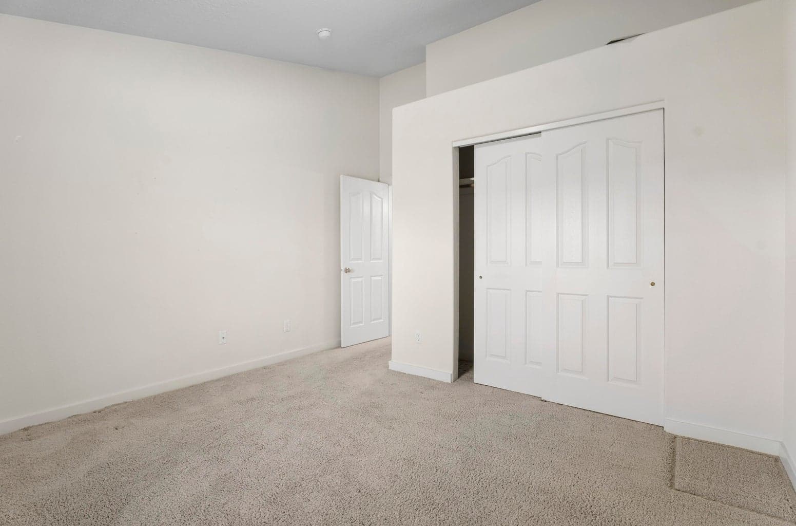 Photo of 2926 NW 19th Street 25 of 40