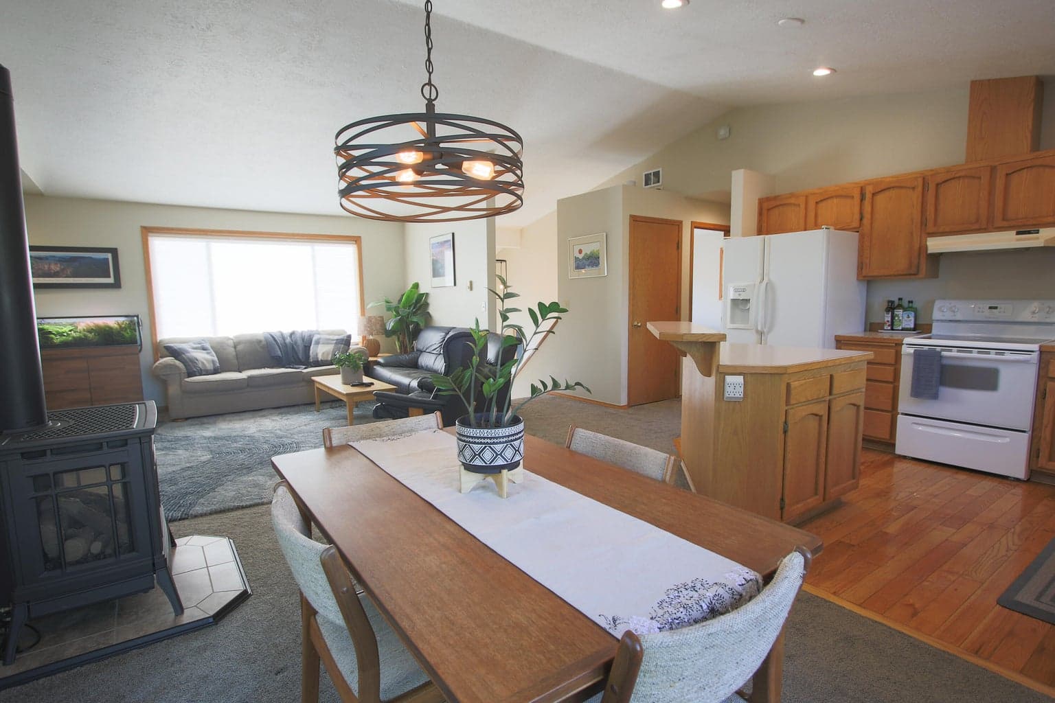 Photo of 1385 NE Williamson Boulevard 12 of 37