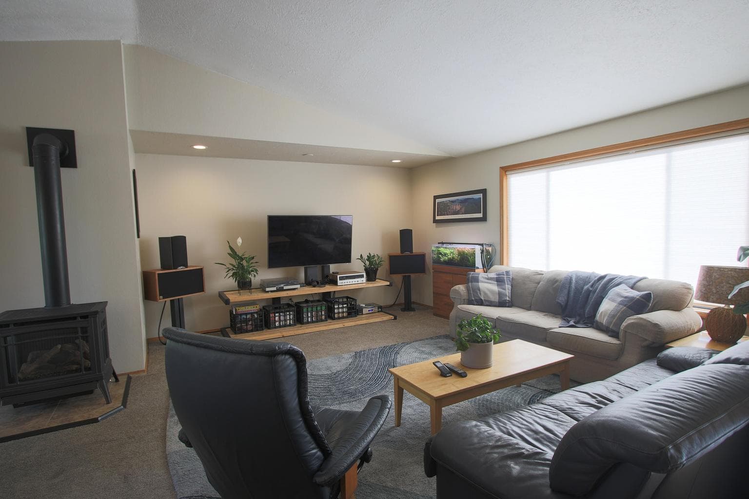 Photo of 1385 NE Williamson Boulevard 13 of 37
