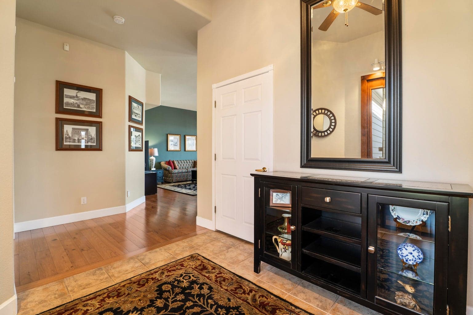 Photo of 3735 SW Timber Avenue 6 of 46