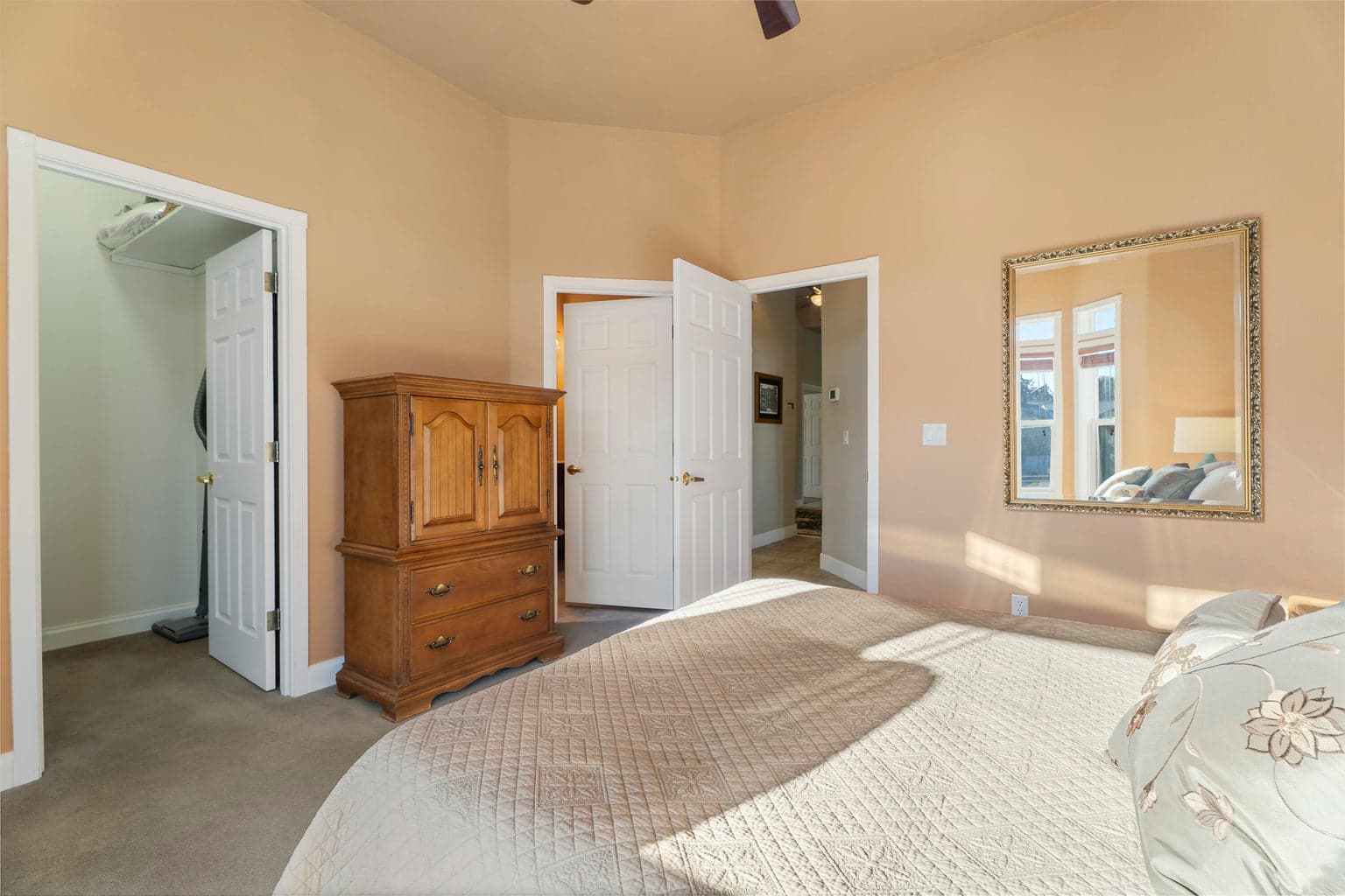 Photo of 3735 SW Timber Avenue 24 of 46