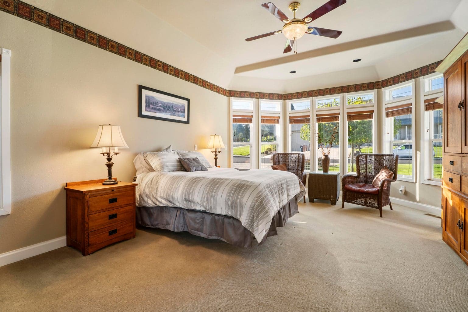 Photo of 3735 SW Timber Avenue 16 of 46