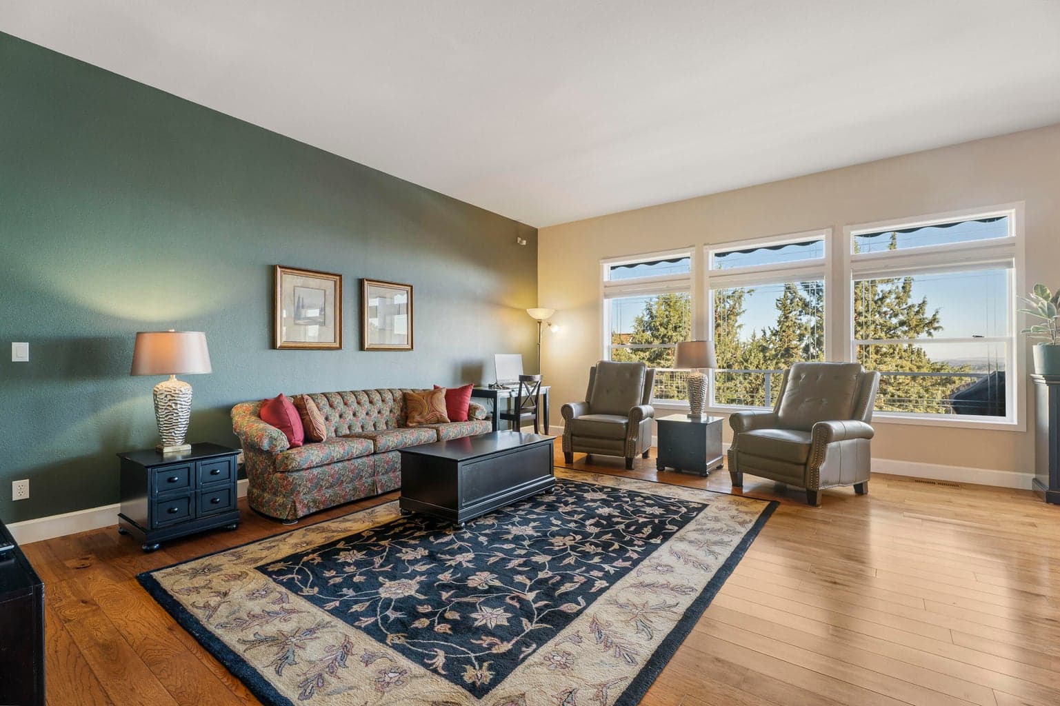 Photo of 3735 SW Timber Avenue 8 of 46