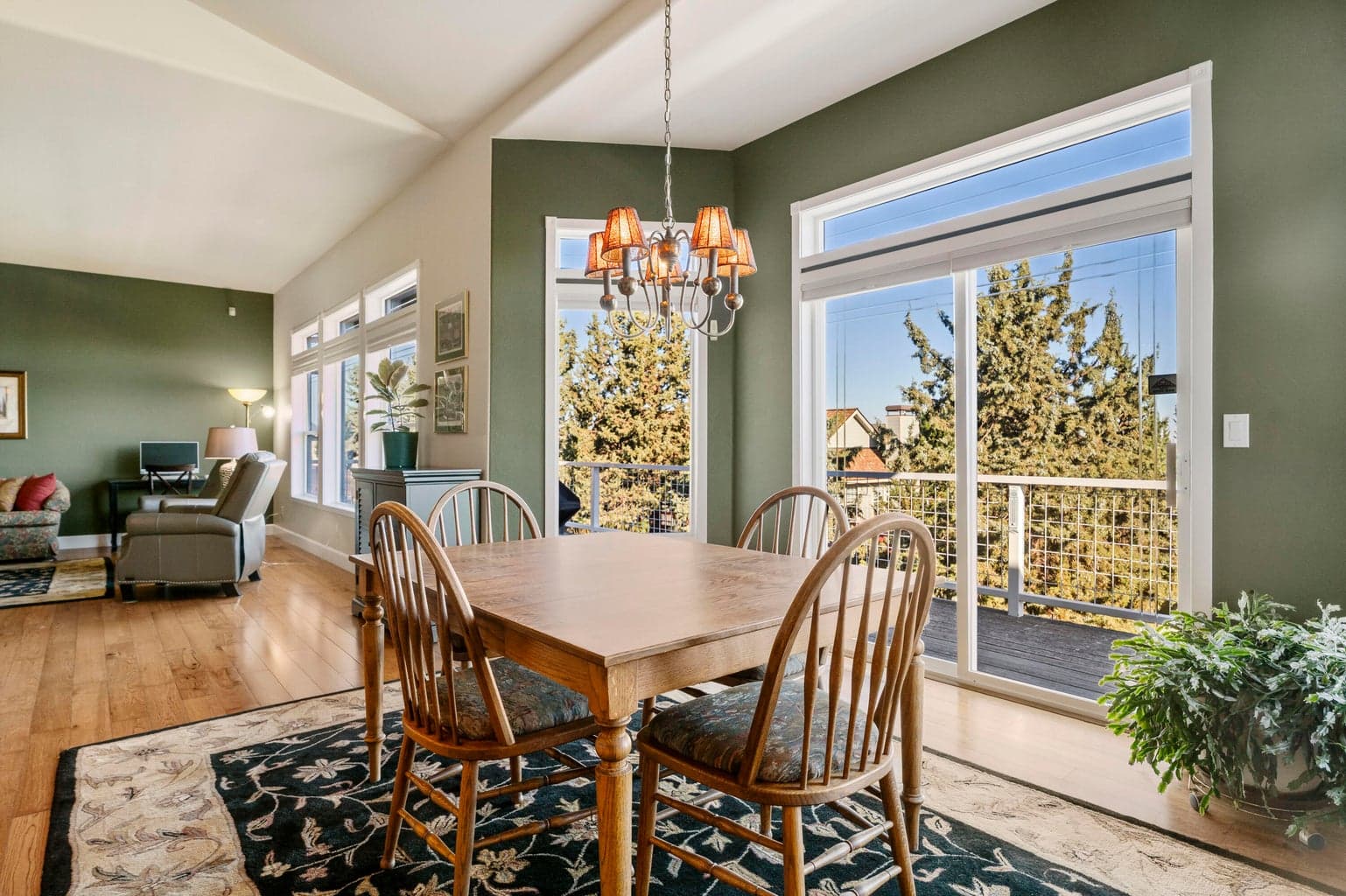 Photo of 3735 SW Timber Avenue 15 of 46