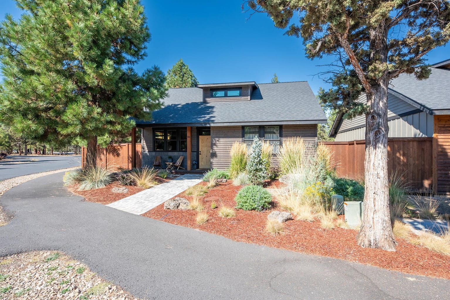 Photo of 930 E Desperado Trail 31 of 35