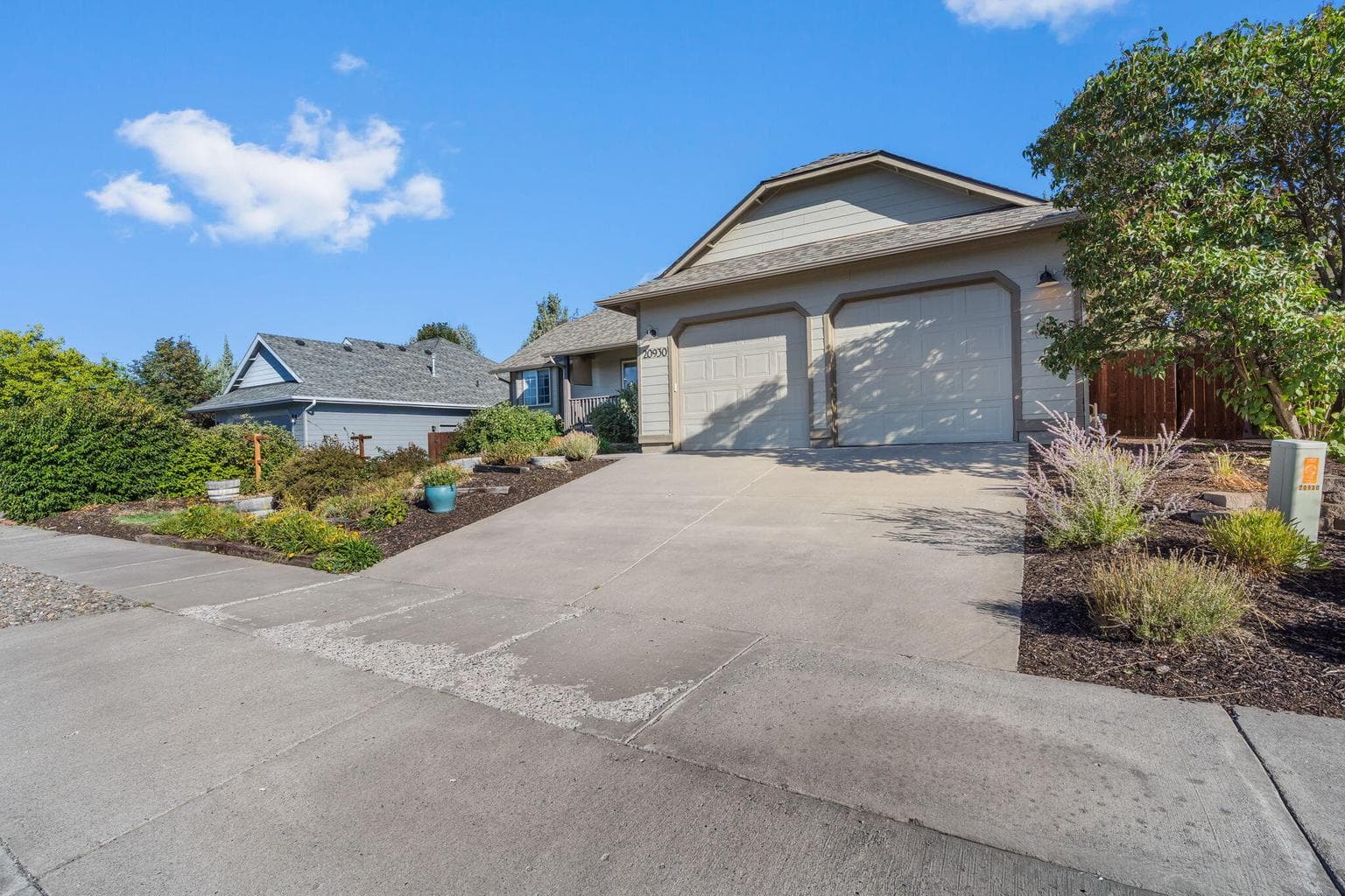 Photo of 20930 Spinnaker Street 6 of 35