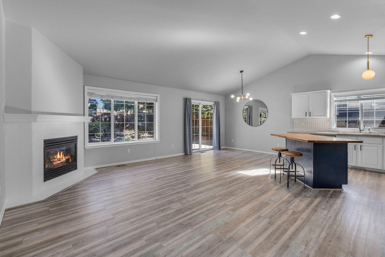 Photo of 20930 Spinnaker Street 10 of 35