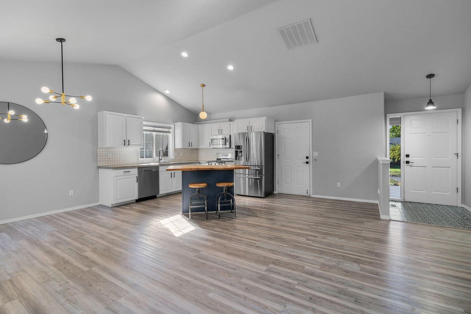 Photo of 20930 Spinnaker Street 11 of 35