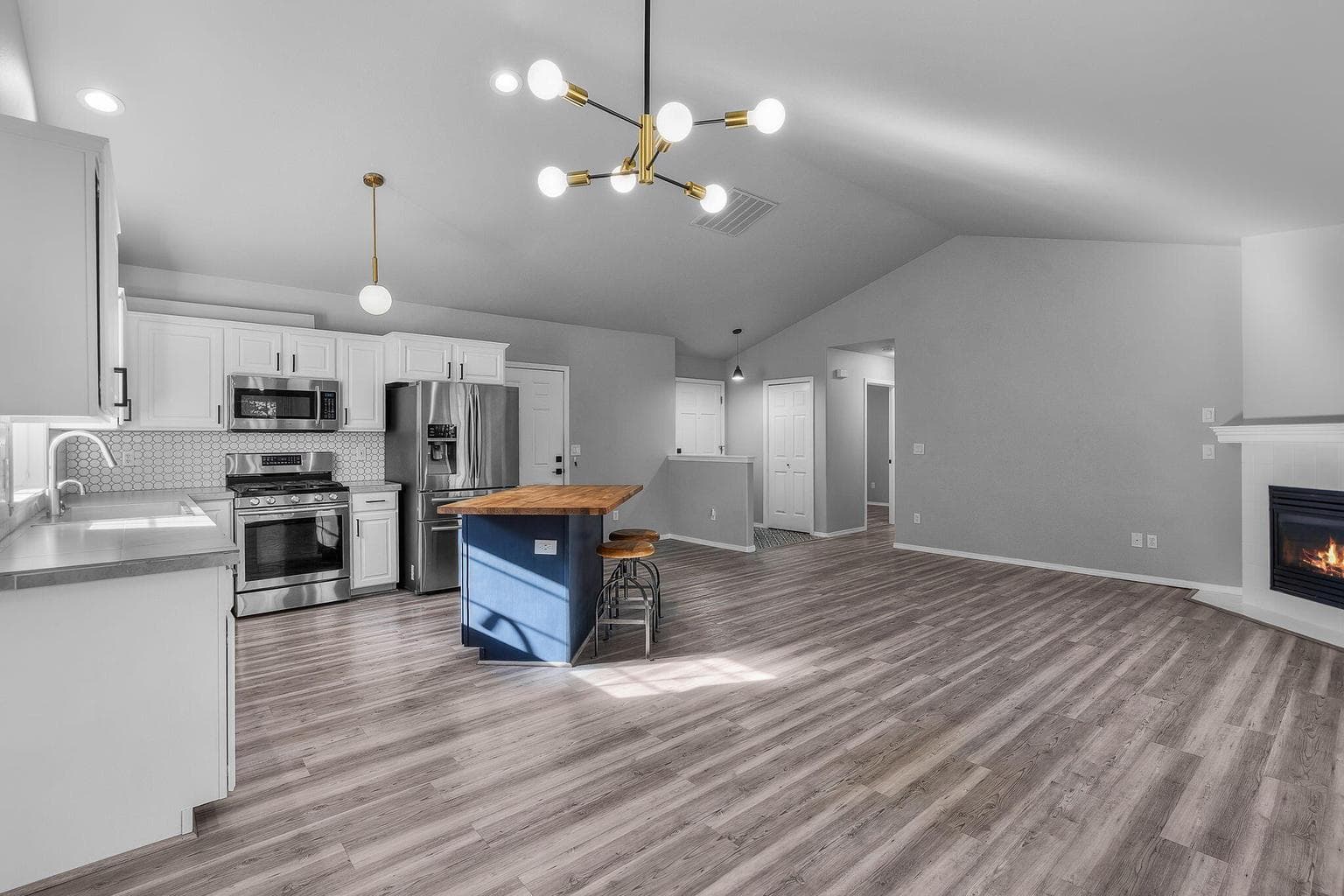 Photo of 20930 Spinnaker Street 13 of 35