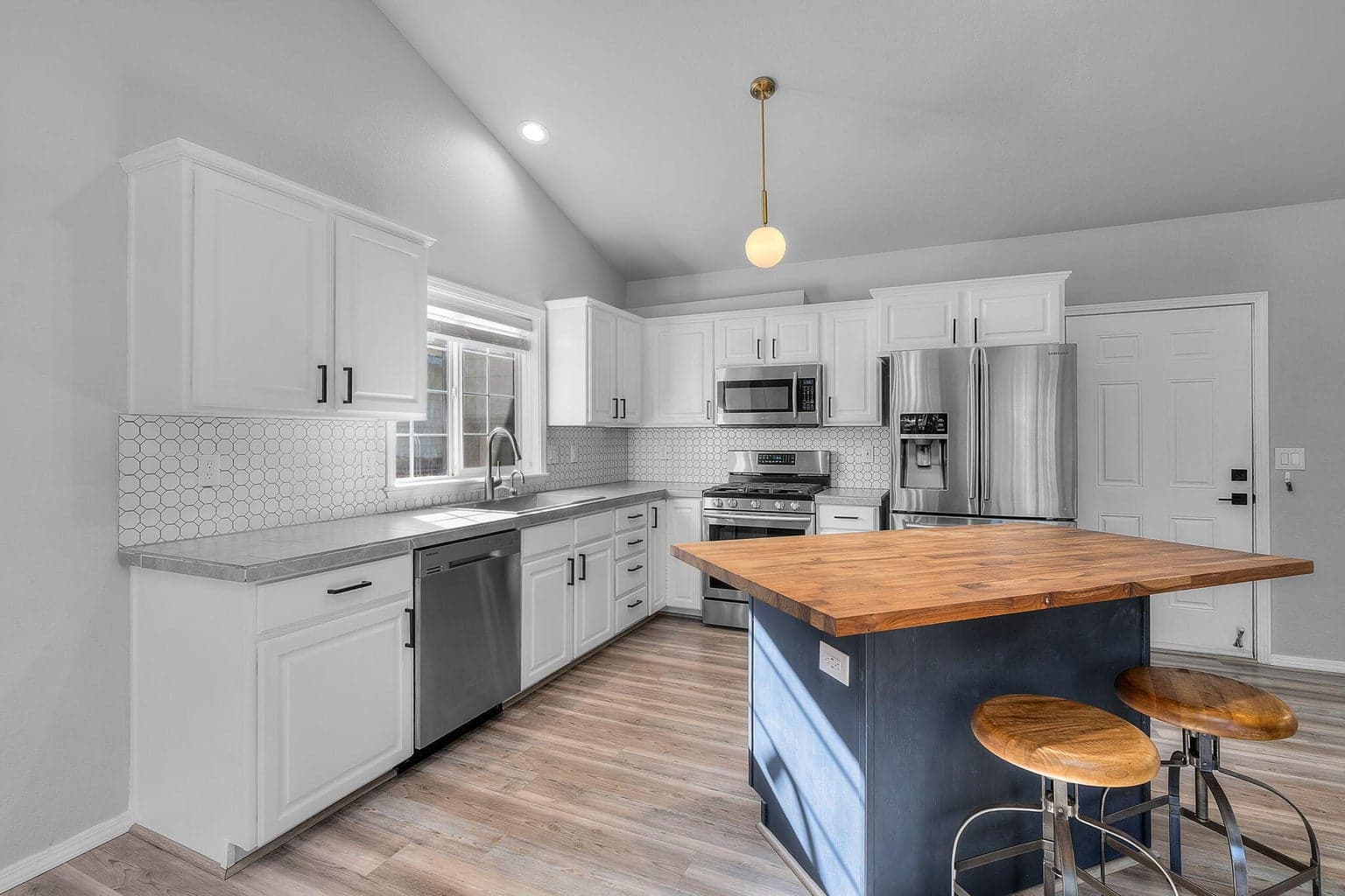 Photo of 20930 Spinnaker Street 14 of 35