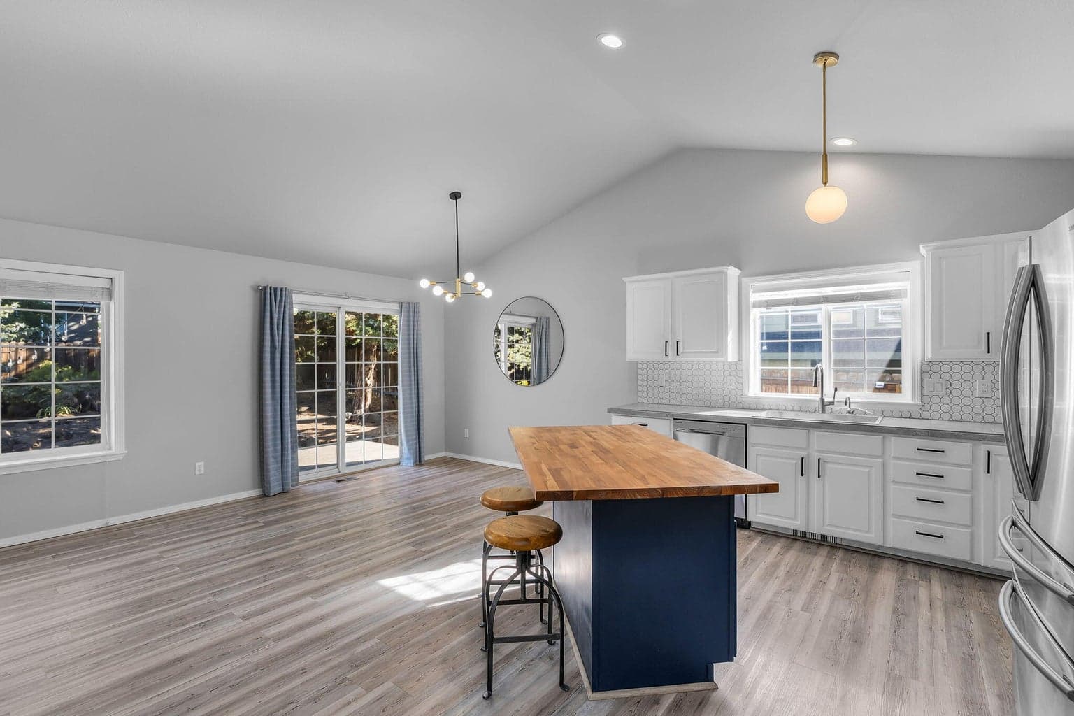 Photo of 20930 Spinnaker Street 16 of 35