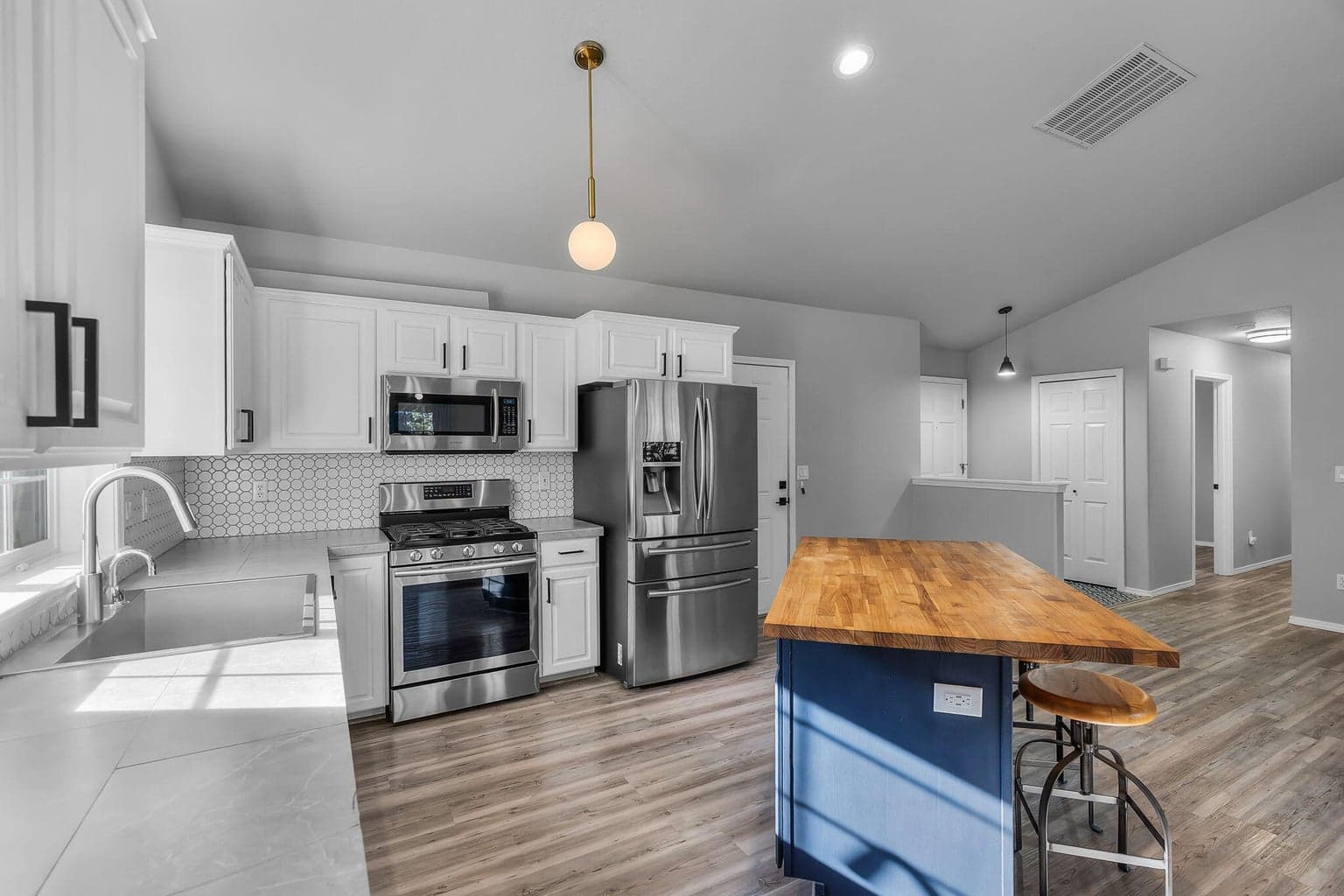 Photo of 20930 Spinnaker Street 18 of 35