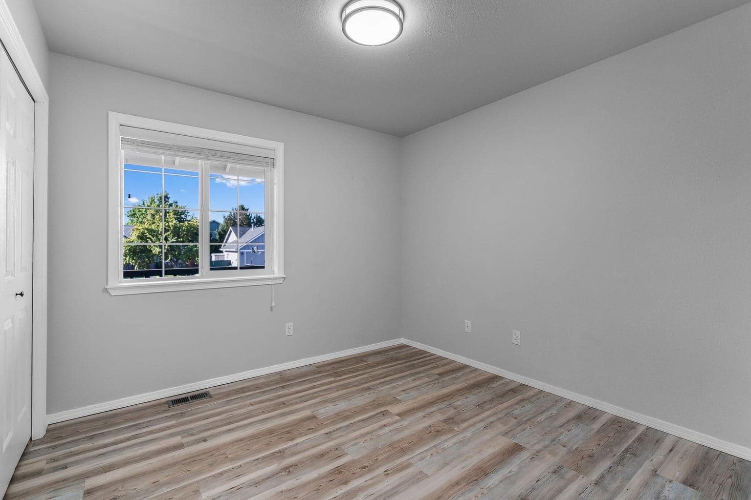 Photo of 20930 Spinnaker Street 20 of 35
