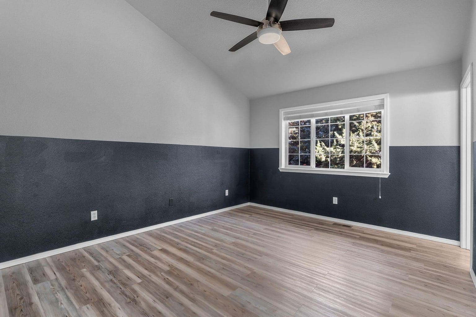 Photo of 20930 Spinnaker Street 22 of 35