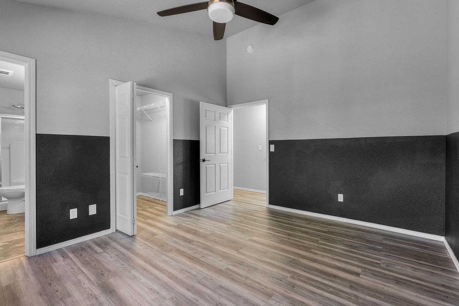 Photo of 20930 Spinnaker Street 24 of 35