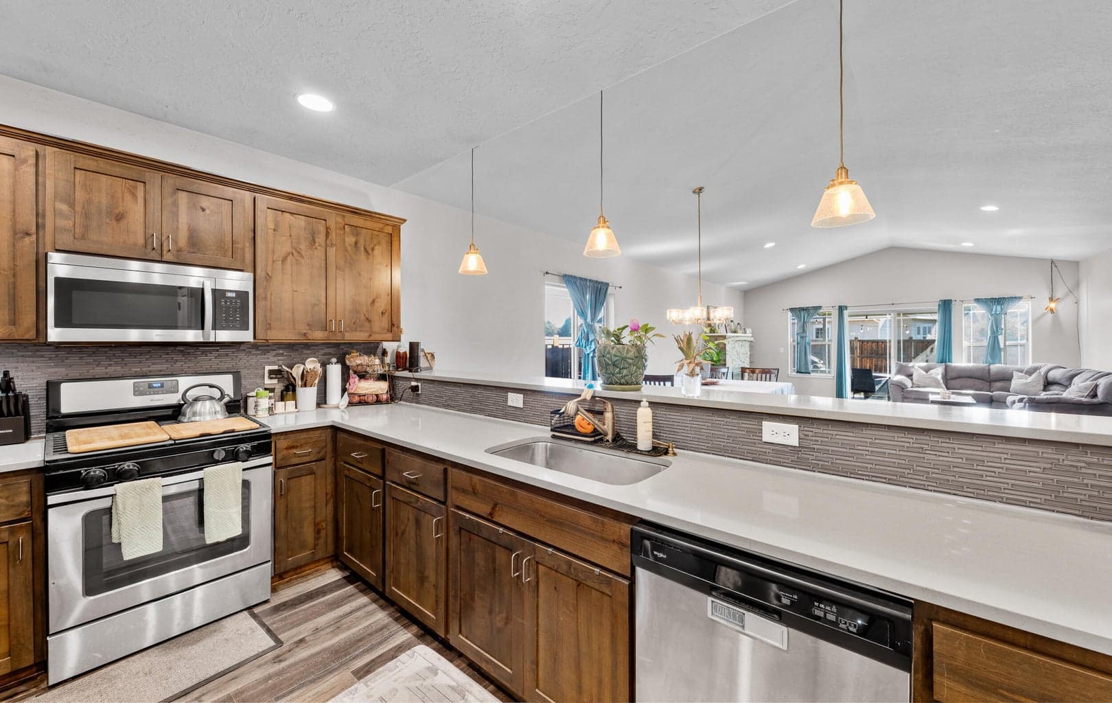 Photo of 450 SE Stearns Road 6 of 19