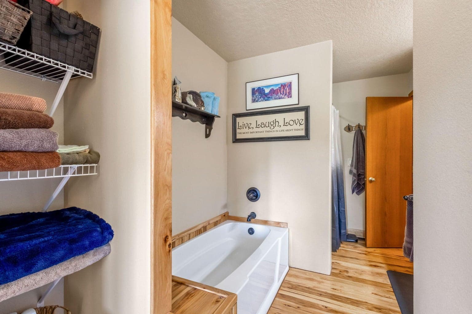 Photo of 391 NE Marmot Lane 15 of 42