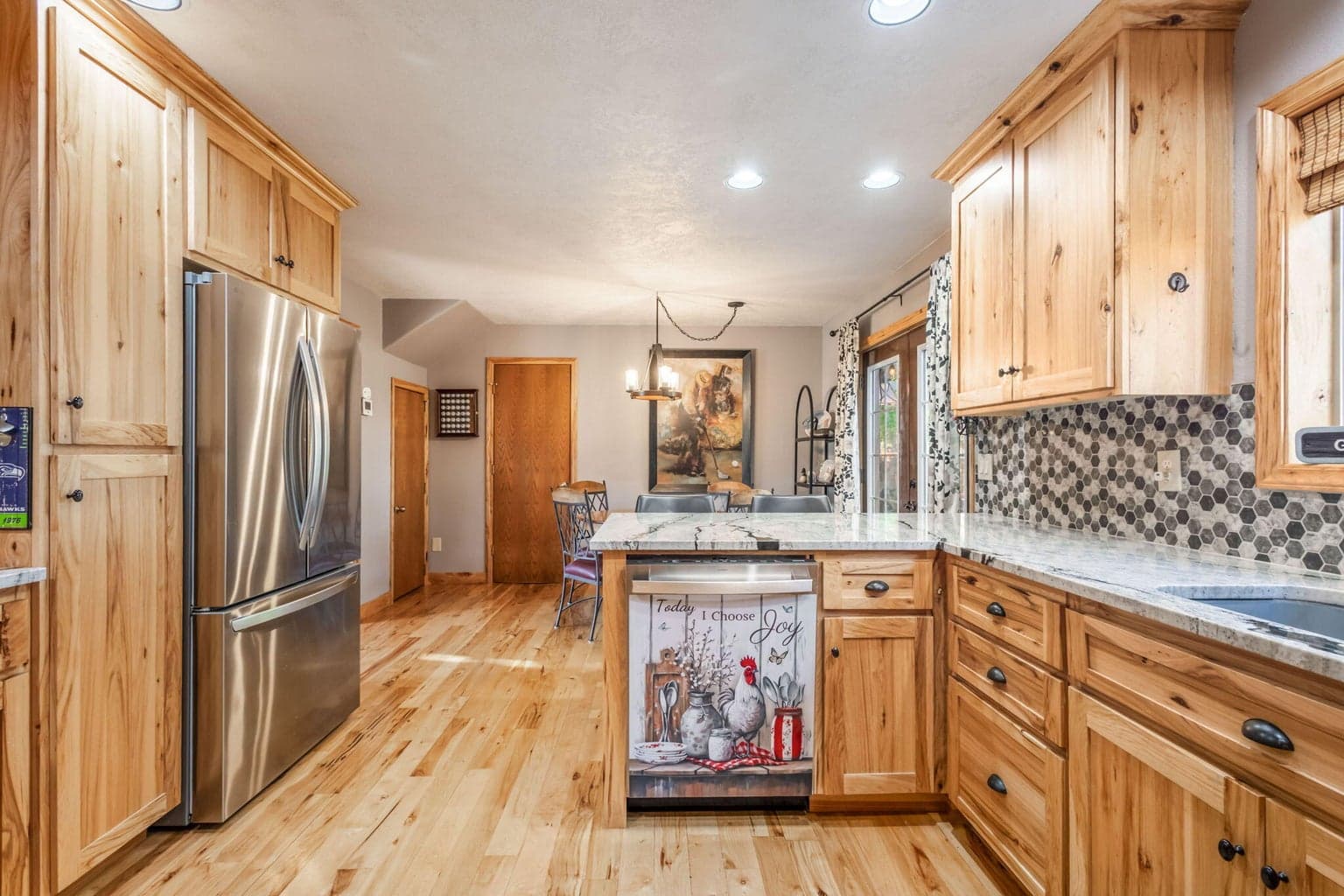 Photo of 391 NE Marmot Lane 7 of 42