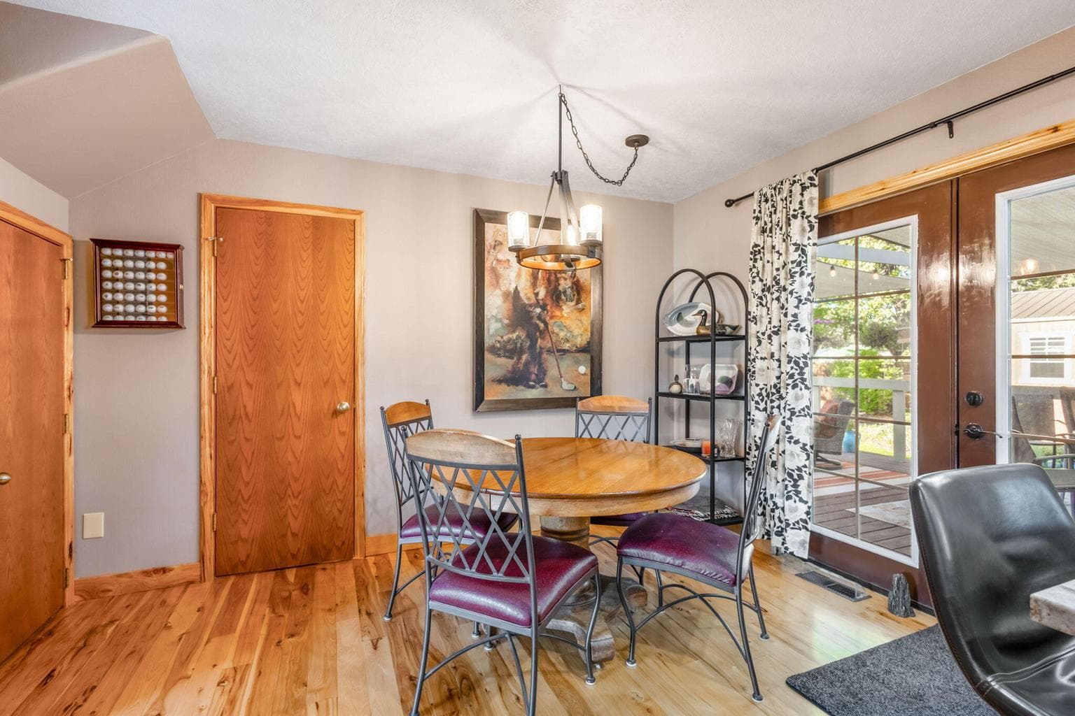 Photo of 391 NE Marmot Lane 11 of 42