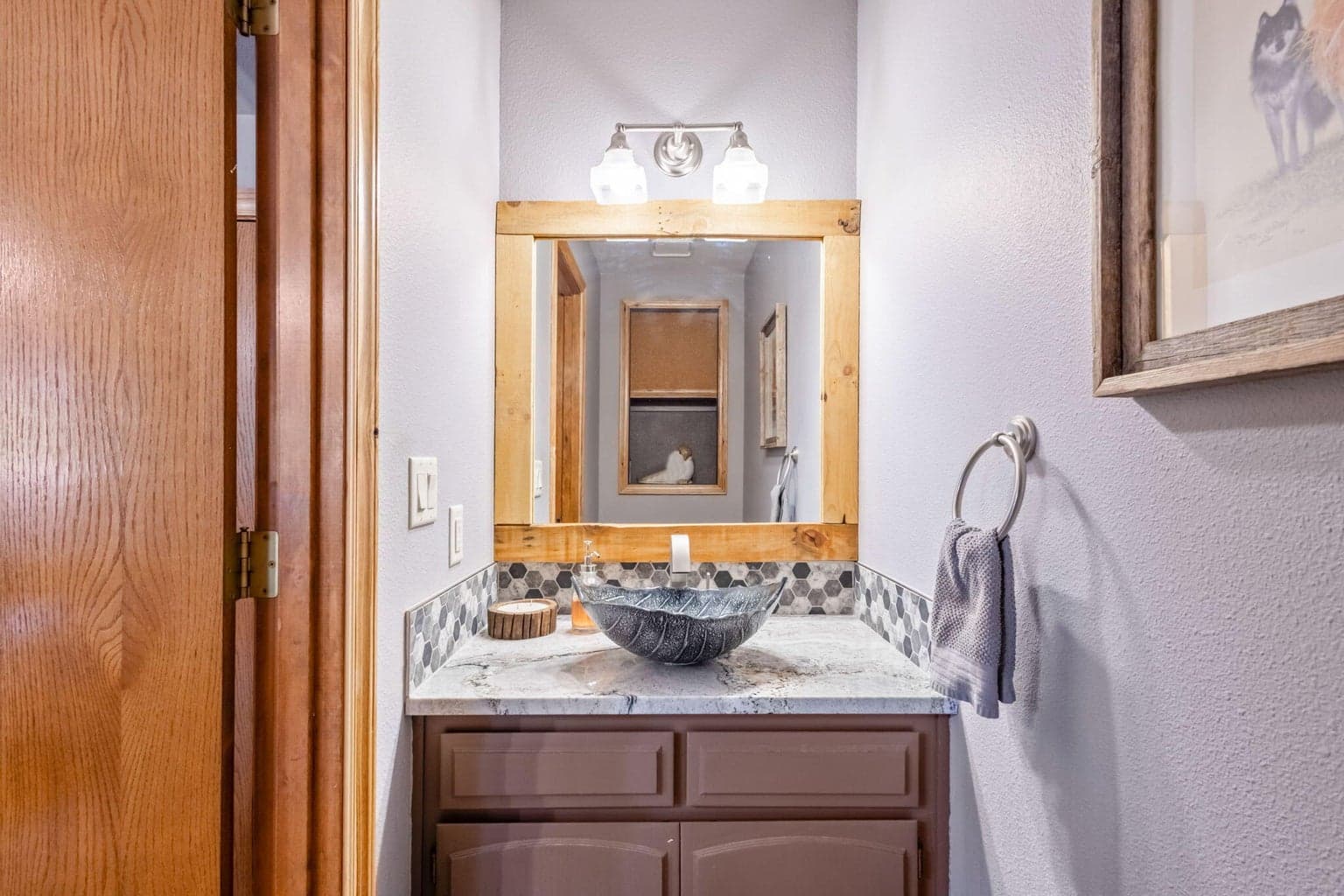 Photo of 391 NE Marmot Lane 23 of 42