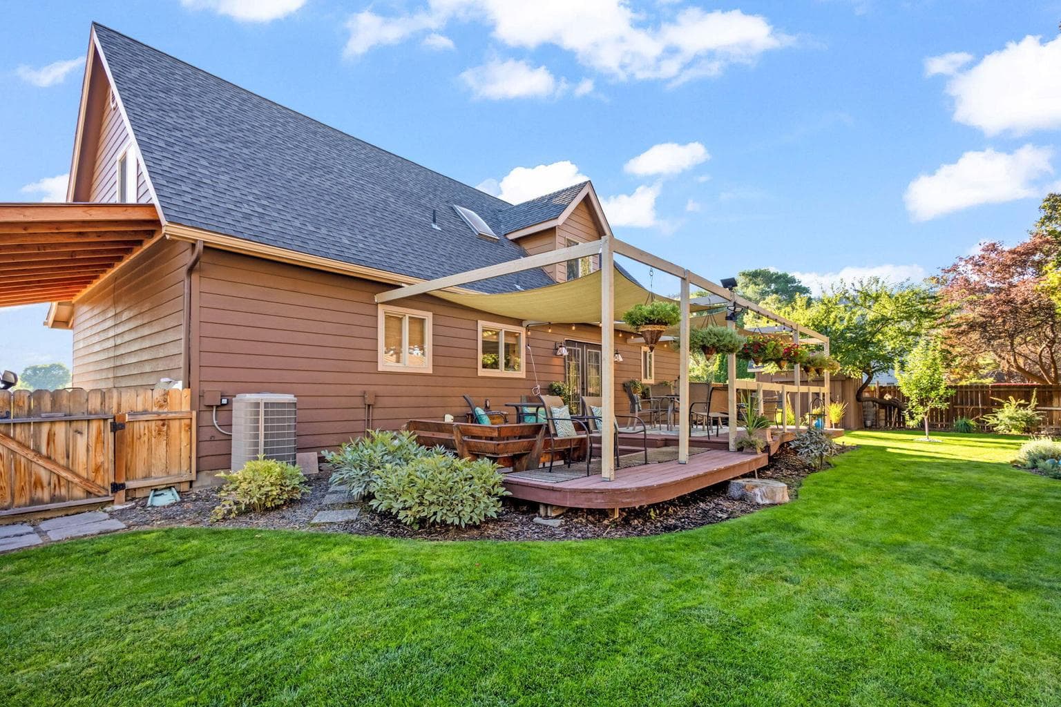 Photo of 391 NE Marmot Lane 27 of 42