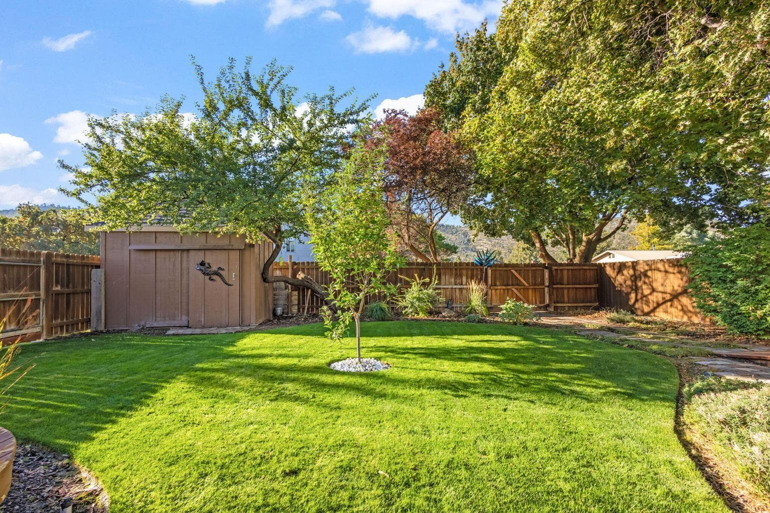 Photo of 391 NE Marmot Lane 31 of 42