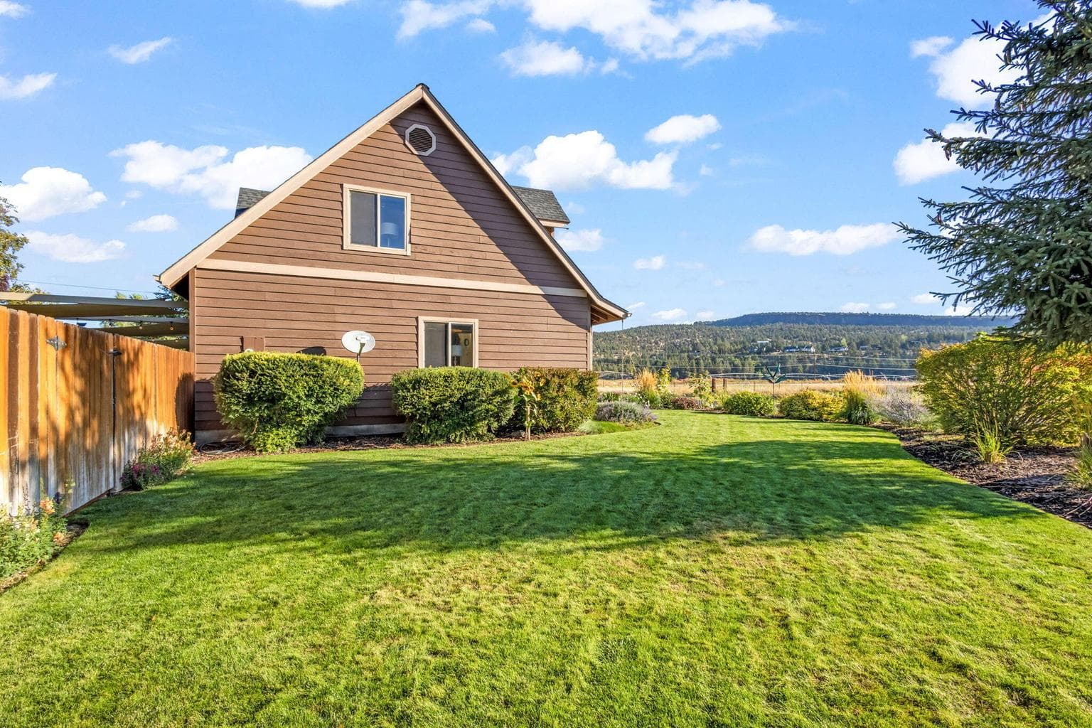 Photo of 391 NE Marmot Lane 35 of 42