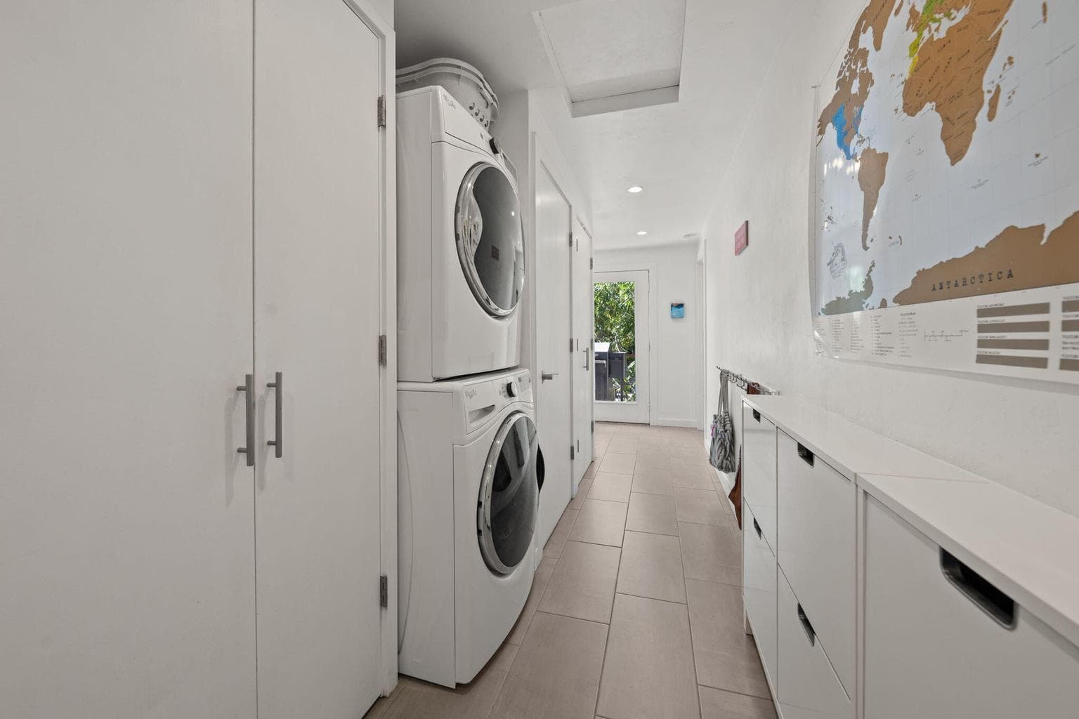 Photo of 1225 NE 9th Street 39 of 63