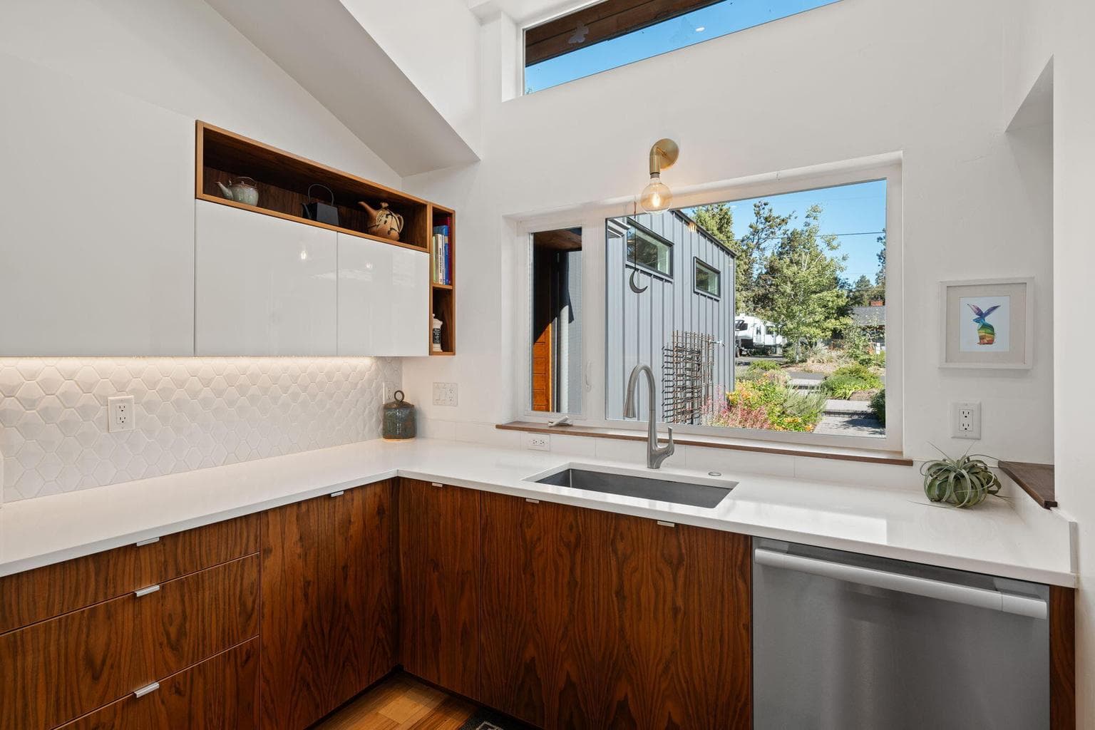 Photo of 1225 NE 9th Street 11 of 63