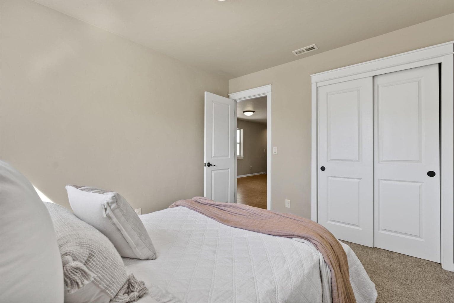 Photo of 3831 NE Purcell Boulevard 22 of 37