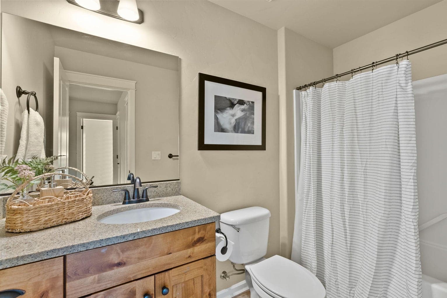 Photo of 3831 NE Purcell Boulevard 23 of 37