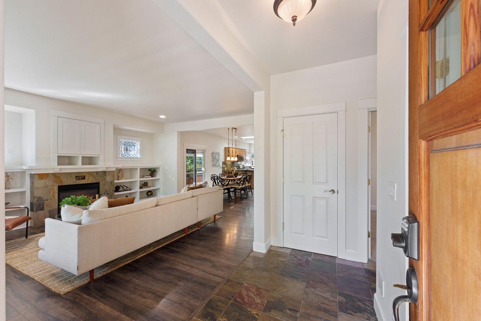 Photo of 2431 Awbrey 5 of 35