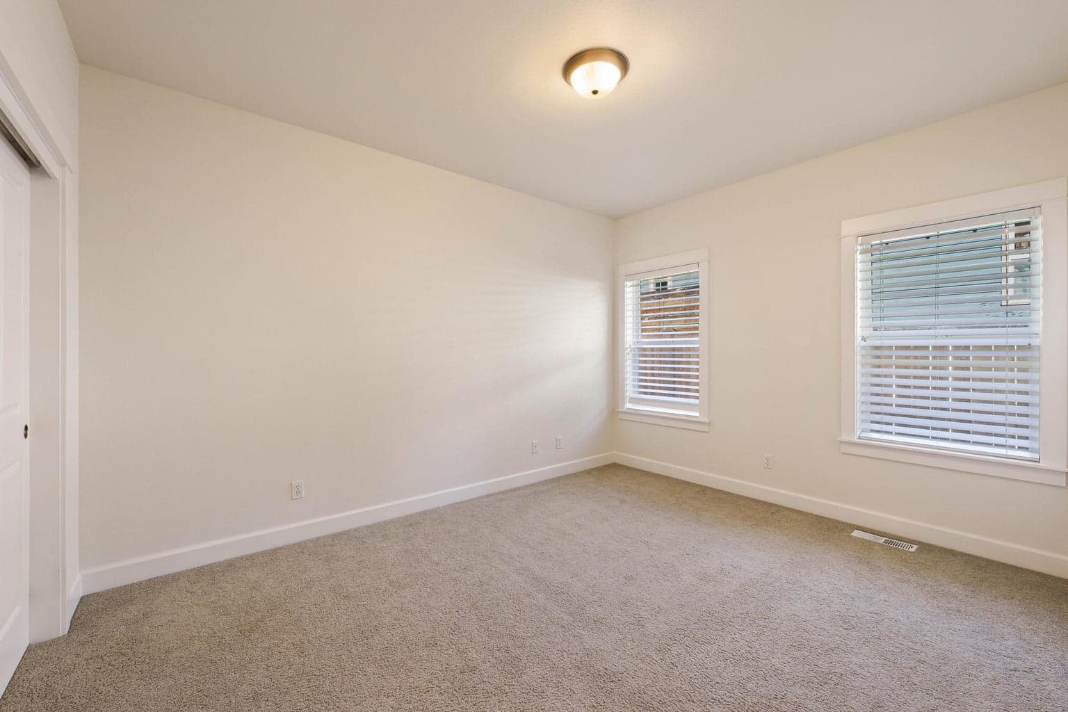 Photo of 2431 NW Awbrey Road 8 of 35