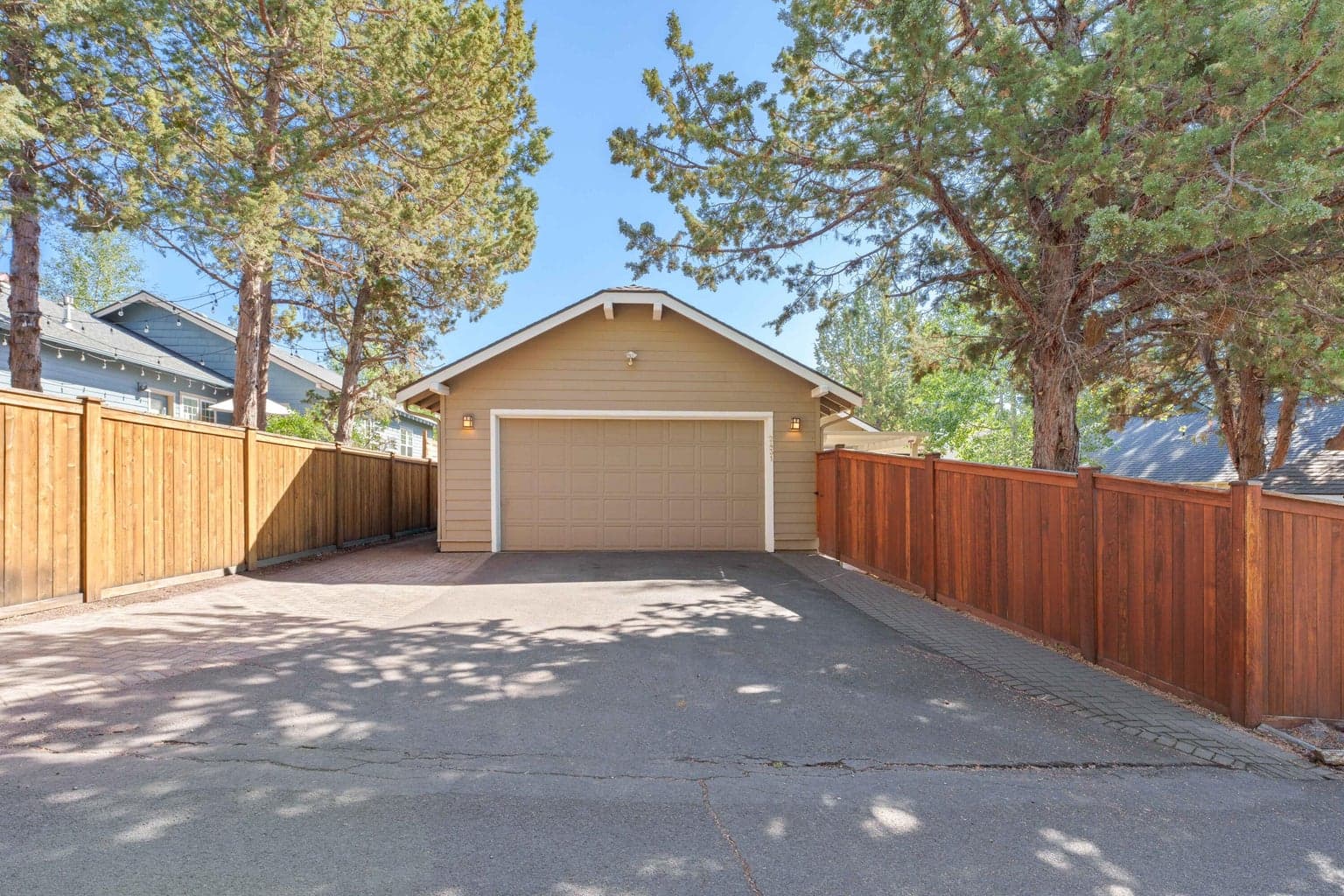 Photo of 2431 NW Awbrey Road 30 of 35