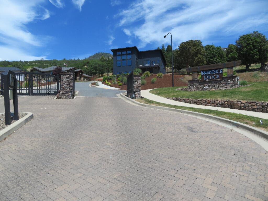 Photo of 4396 Murry Hill 2 of 6
