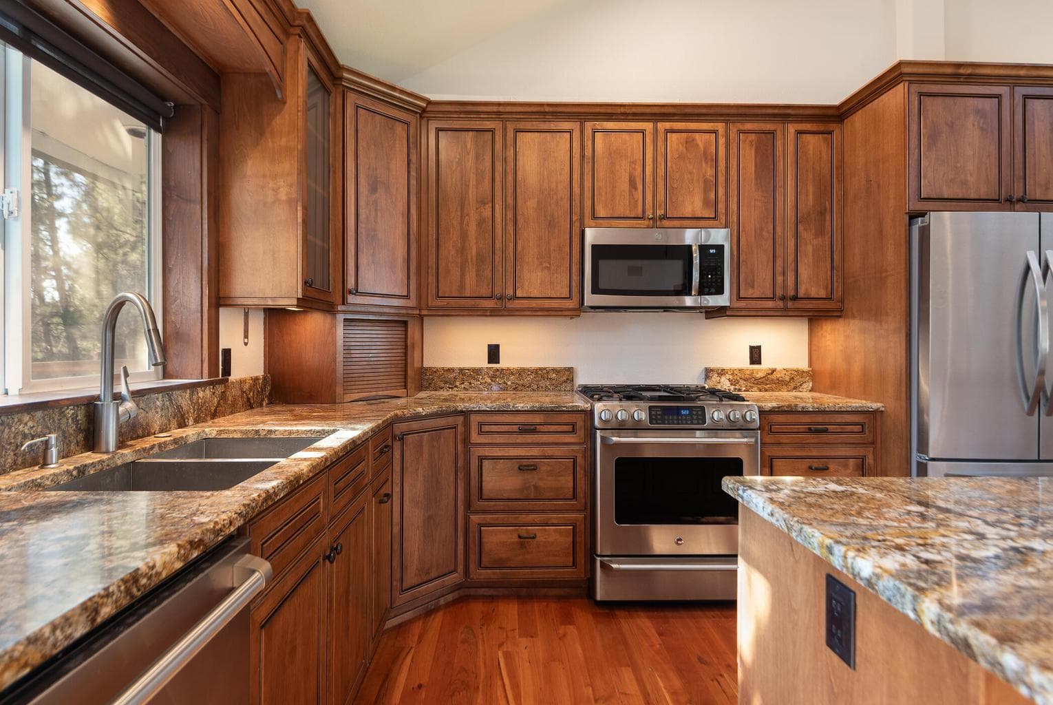 Photo of 18642 River Woods Drive 7 of 34