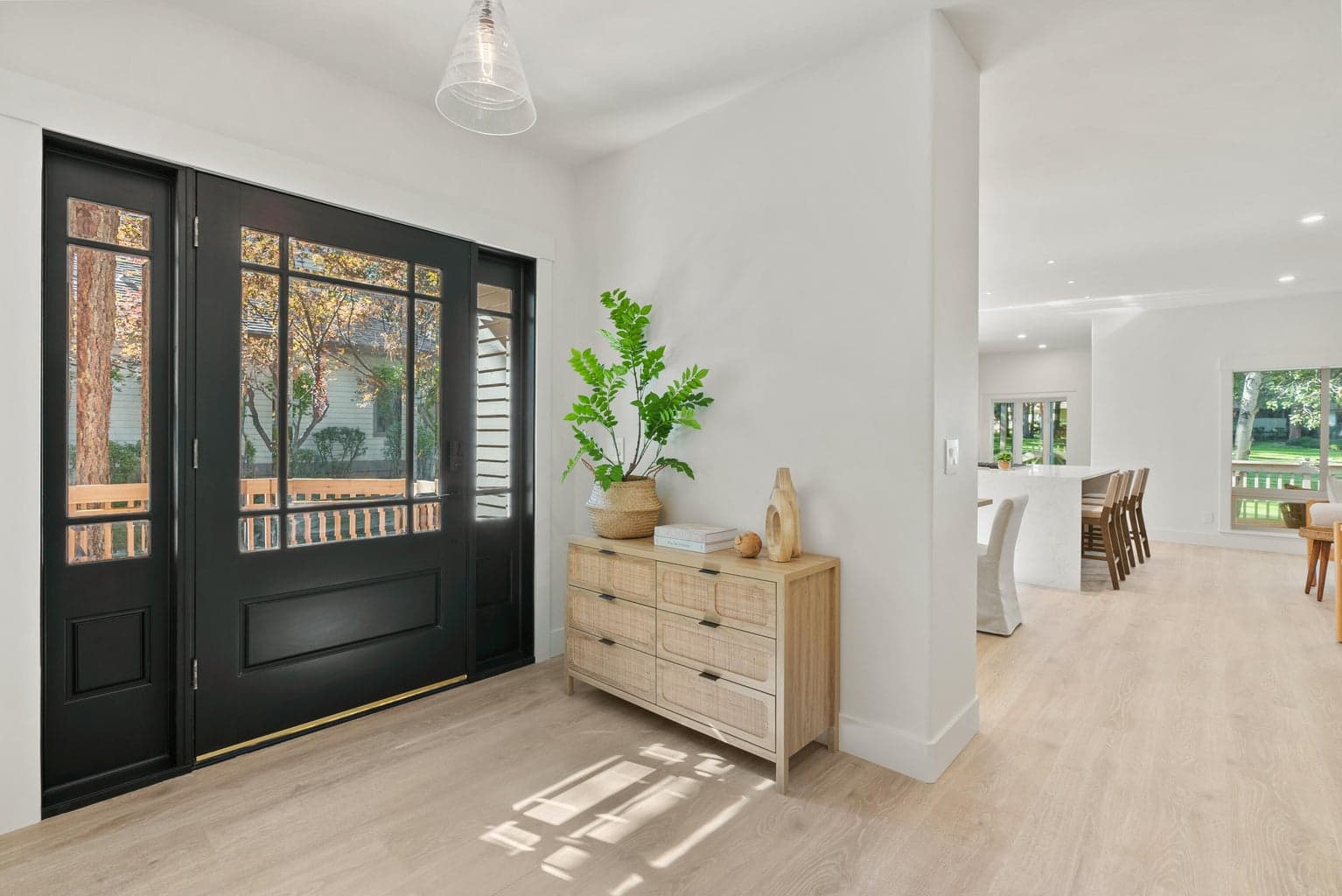 Gorgeous entry