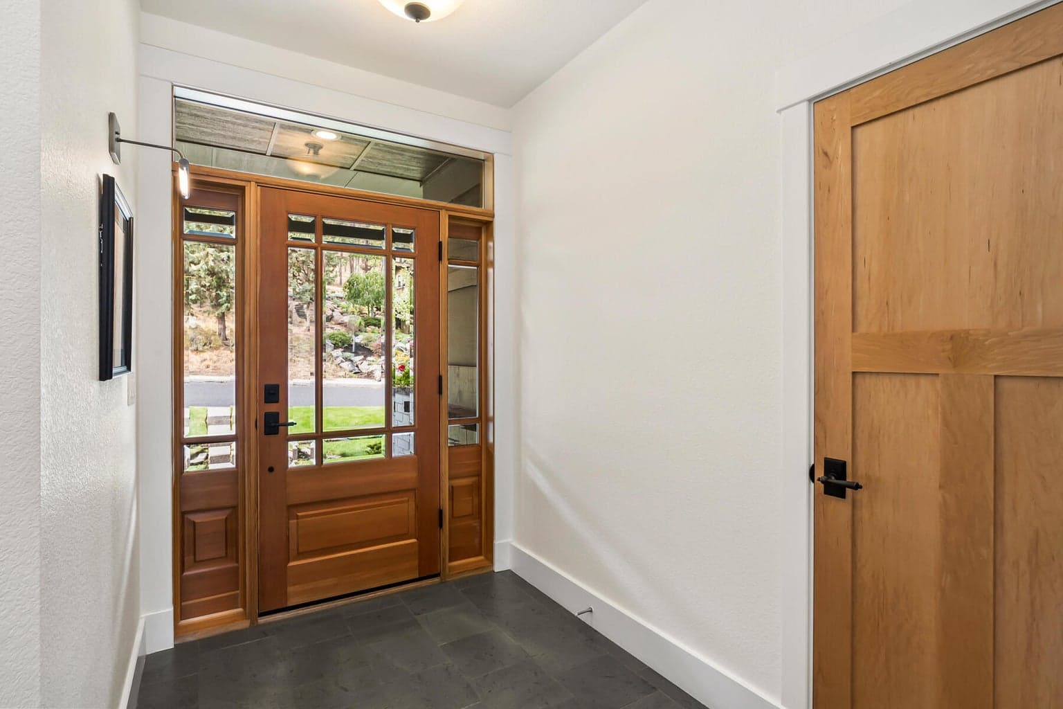 Photo of 3160 Colonial 4 of 57