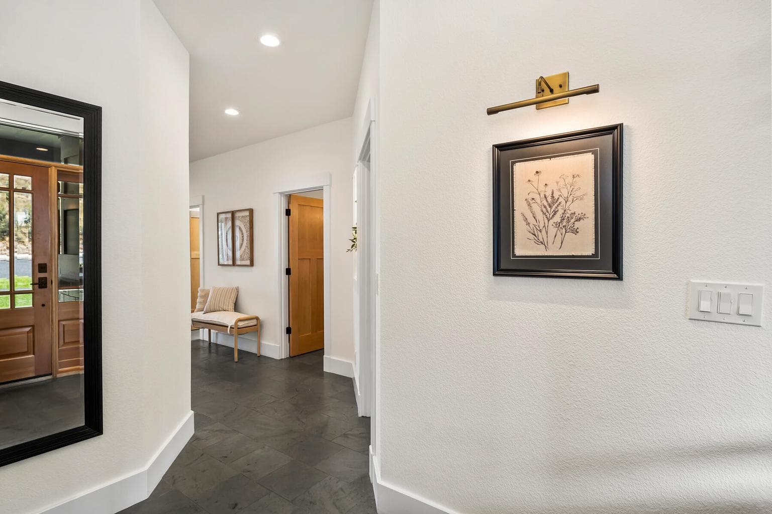 Photo of 3160 Colonial 5 of 57