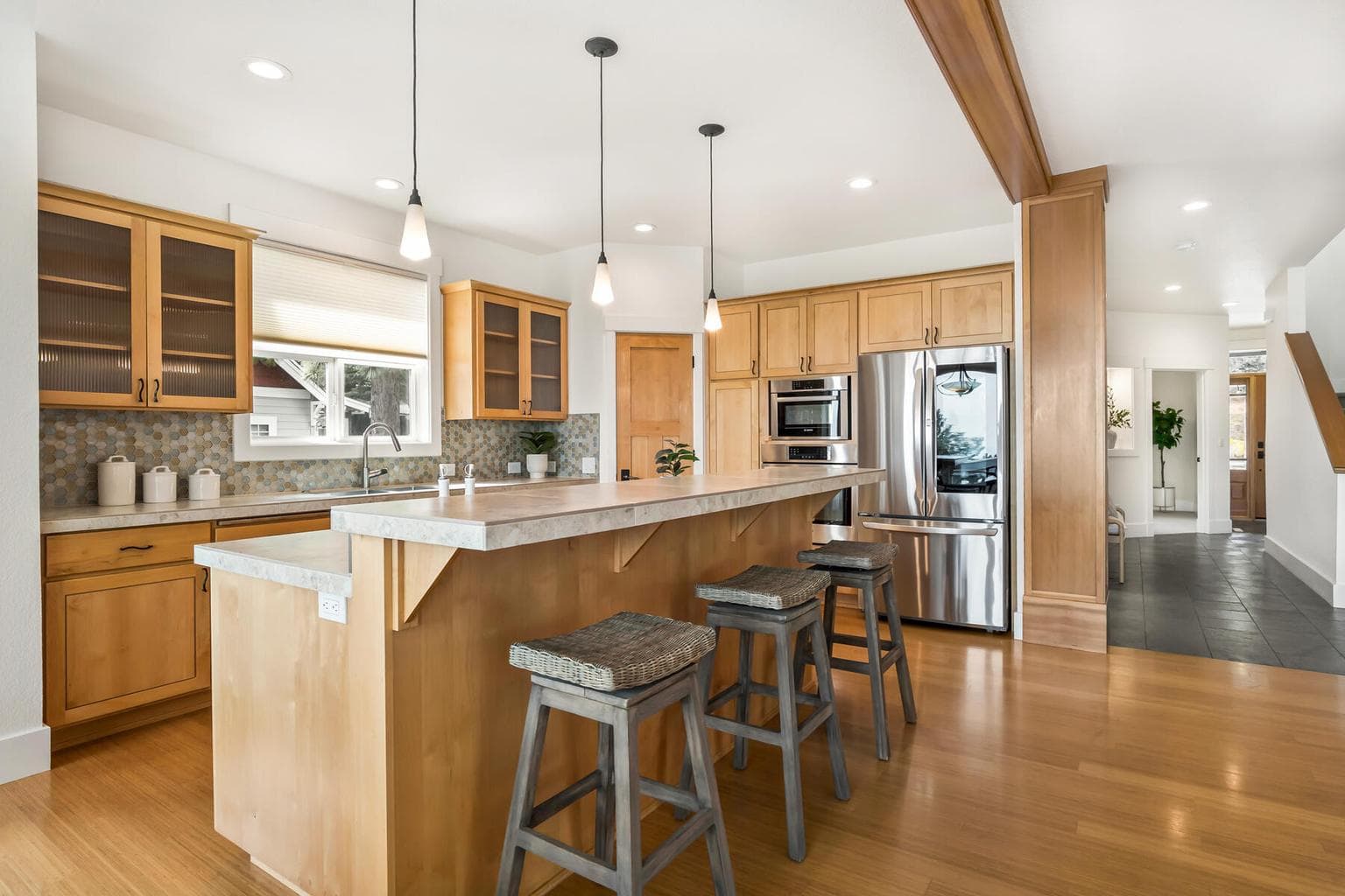 Photo of 3160 NW Colonial Drive 13 of 57