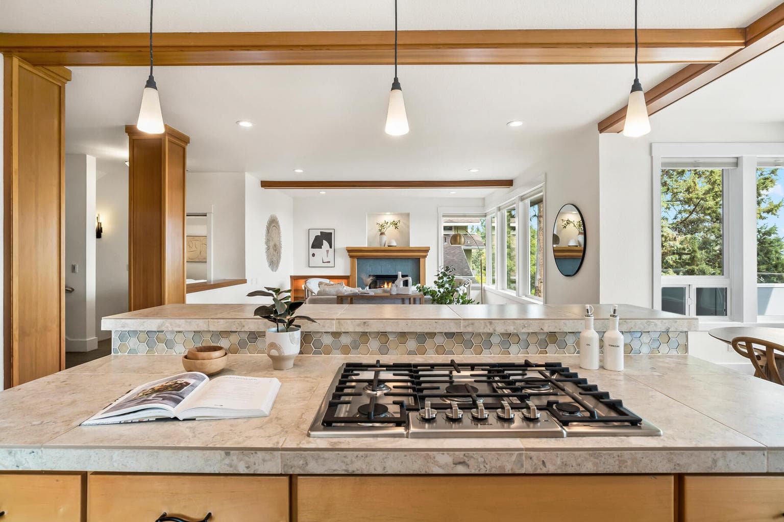 Photo of 3160 NW Colonial Drive 15 of 57