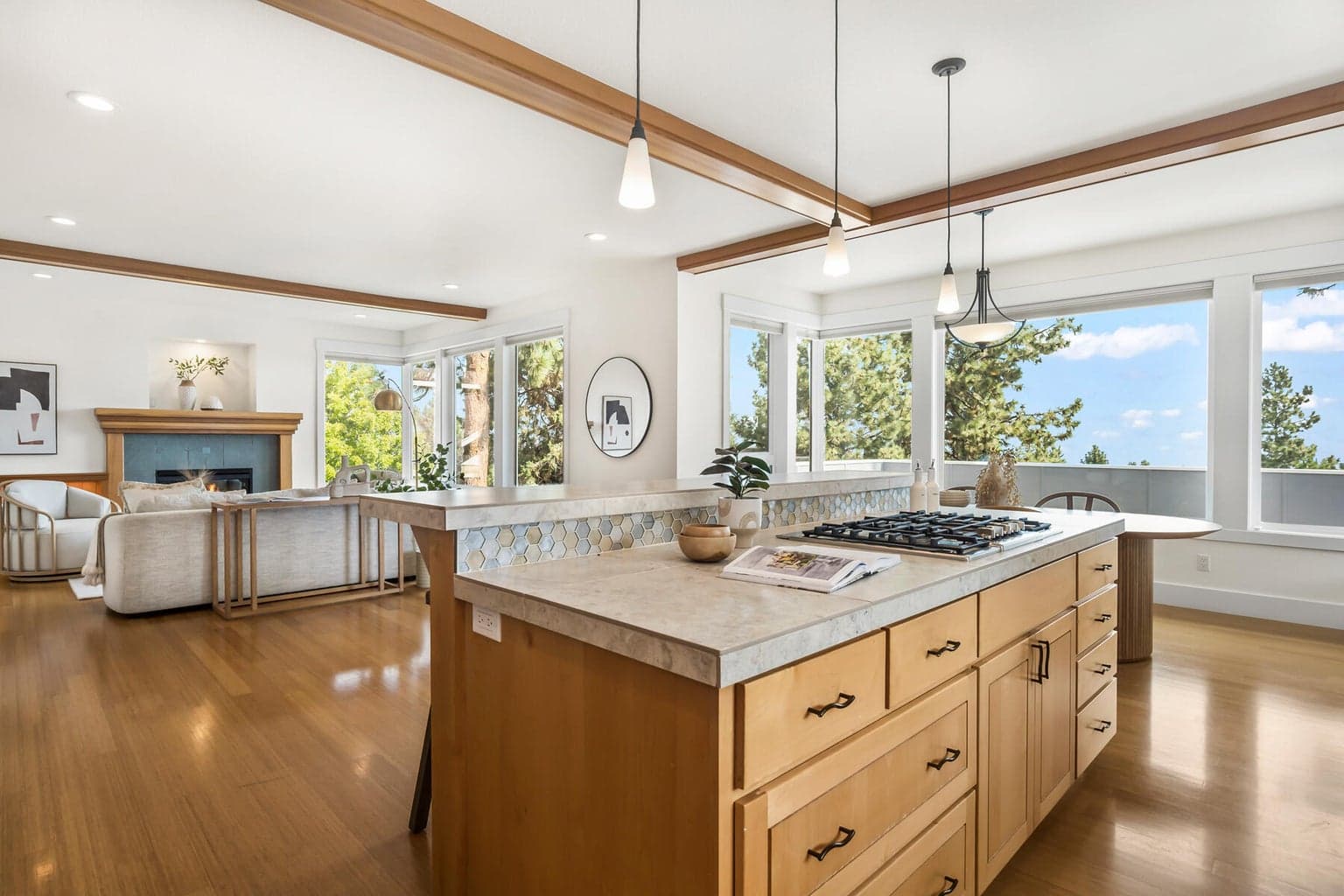 Photo of 3160 NW Colonial Drive 17 of 57