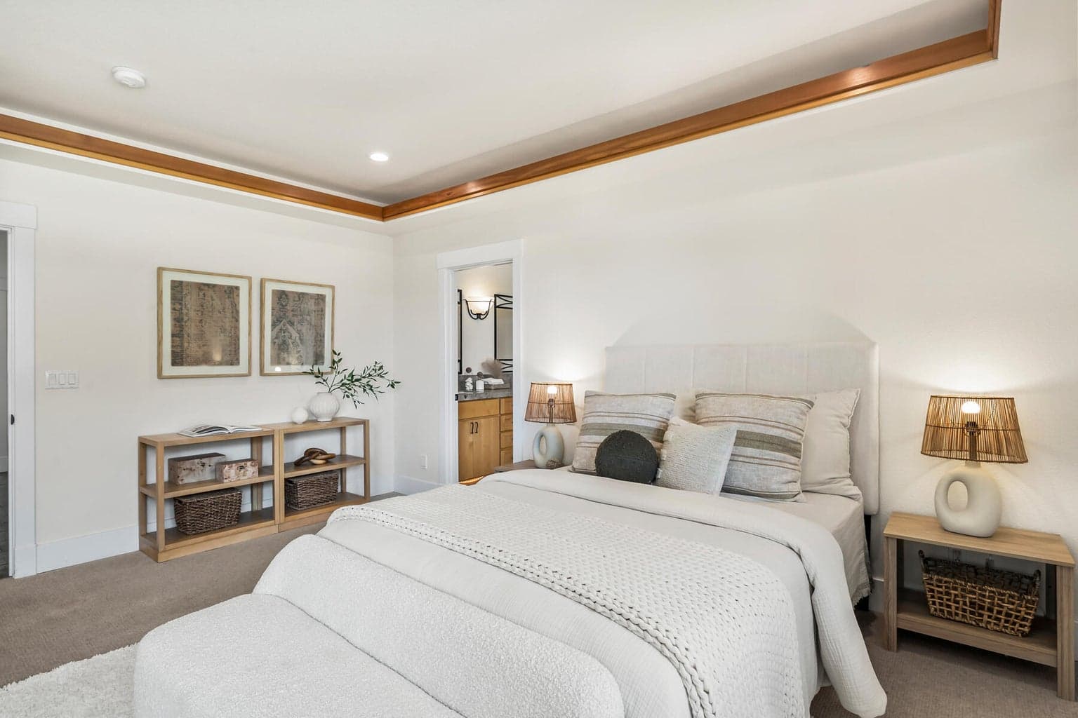 Photo of 3160 NW Colonial Drive 25 of 57