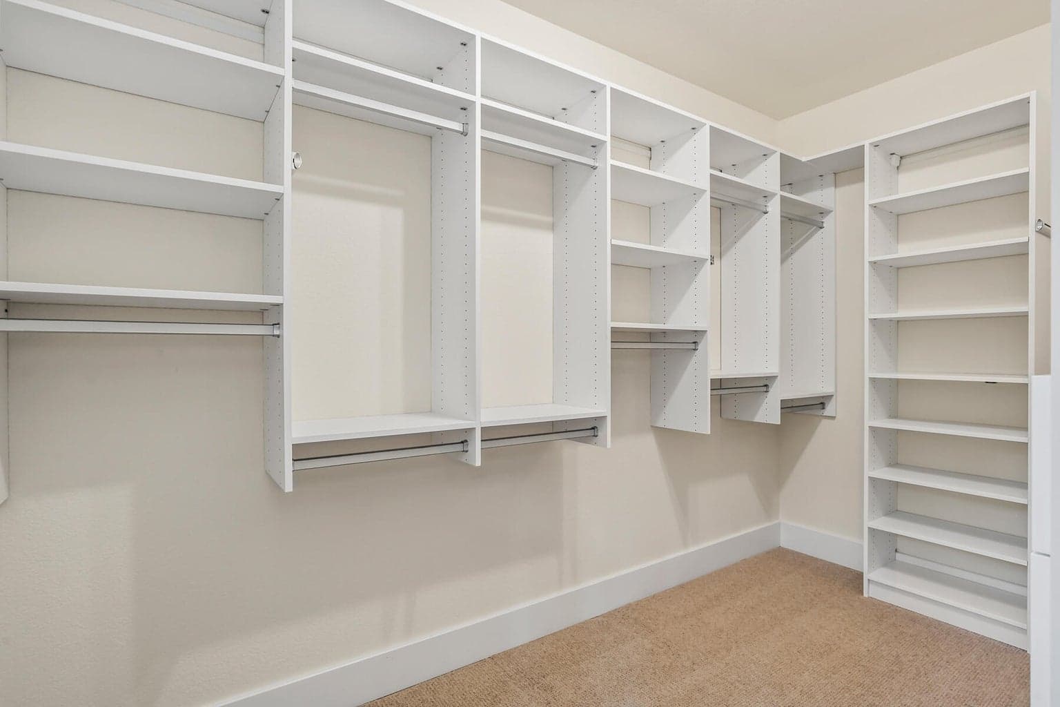 Photo of 3160 NW Colonial Drive 35 of 57